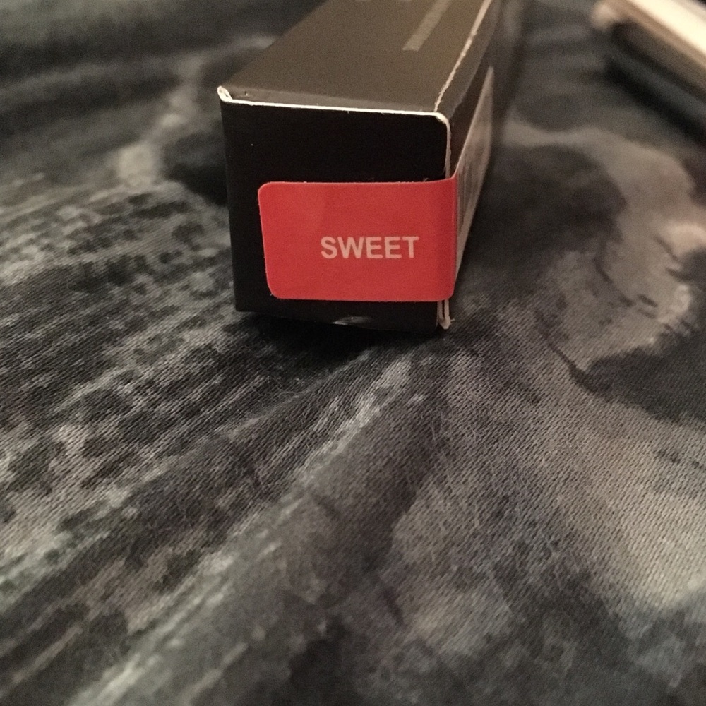 Anastasia Beverly Hills Liquid Lipstick Sweet - Picture 3 of 3